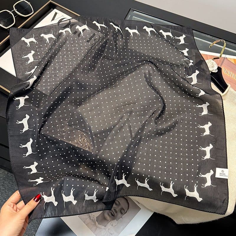 スカーフ 小さな水玉模様が可愛らしい上品シフォンスカーフ