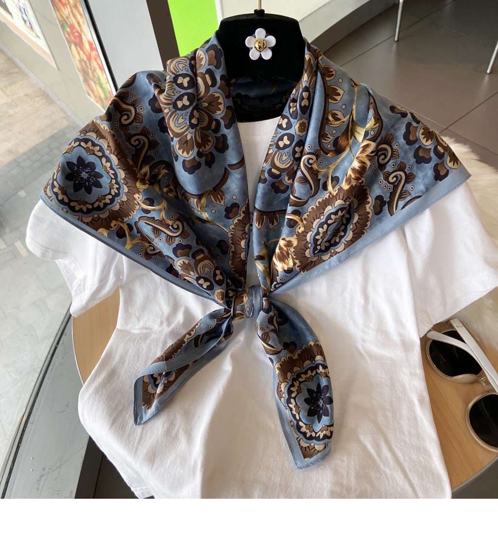 優雅な花模様シルクスカーフ