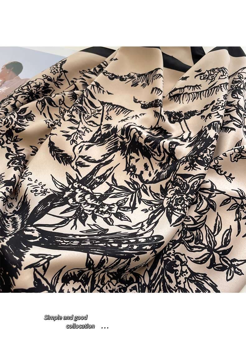  優雅な花柄シルクスカーフ