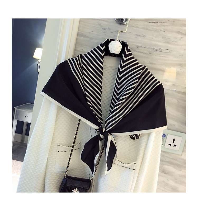 シルクジオメトリックスカーフ