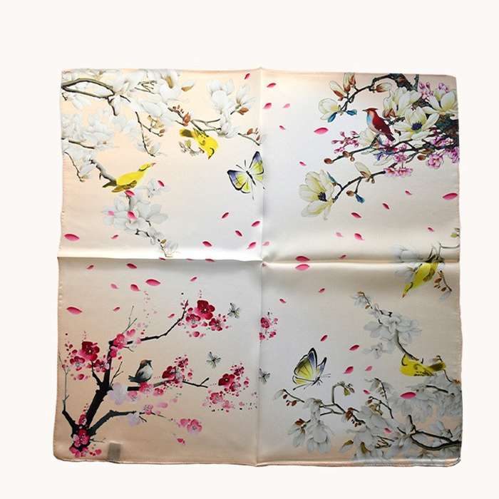 花鳥風月の彩り箱入りスカーフ