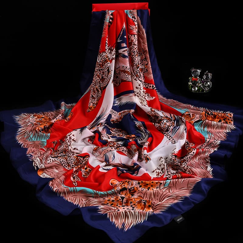 スカーフ 芸術の彩り 上質シルクの逸品