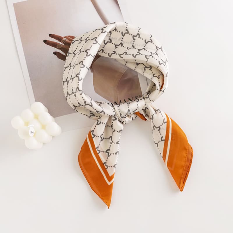 花柄刺繍入り薄手シルクスカーフ